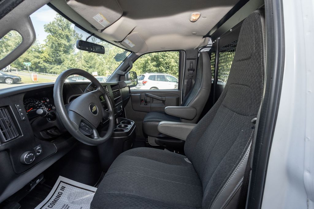 2023 Chevrolet Express Image 18