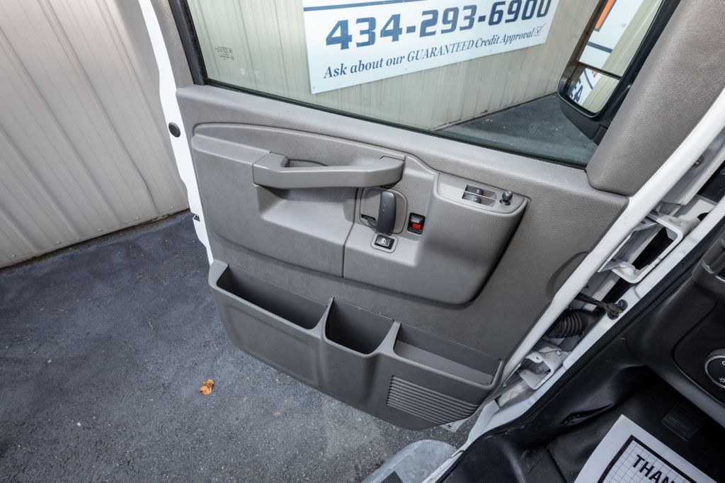 2023 Chevrolet Express Image 22