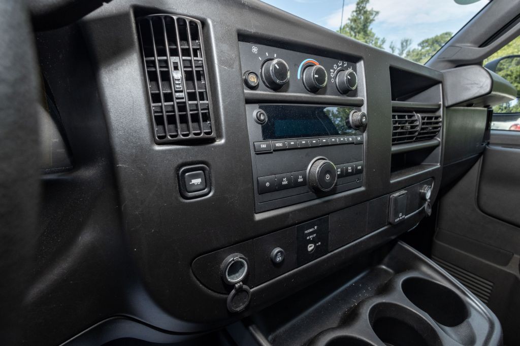 2023 Chevrolet Express Image 24