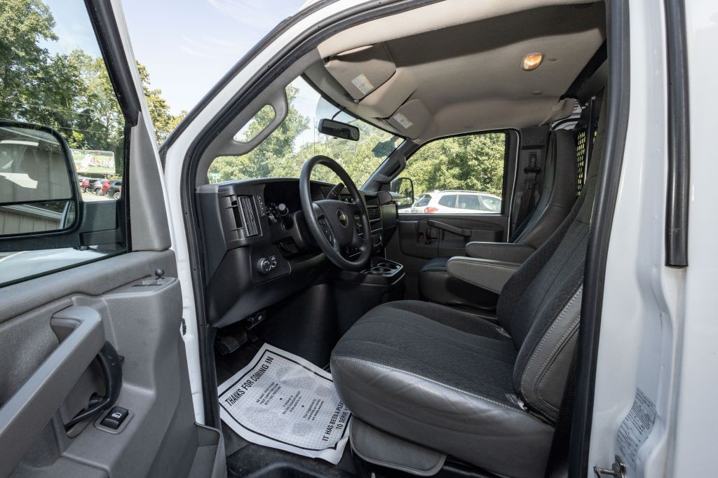 2023 Chevrolet Express Image 25