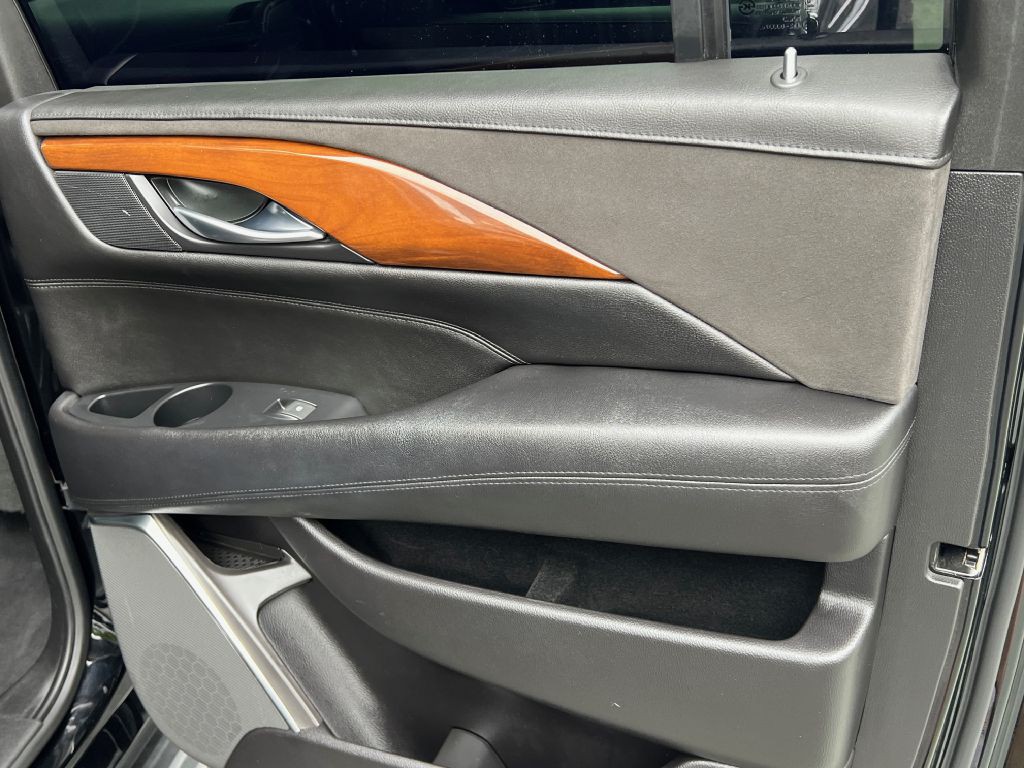 2018 Cadillac Escalade Image 15