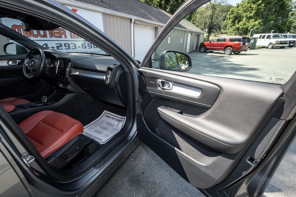 2019 Volvo XC40 Image 10