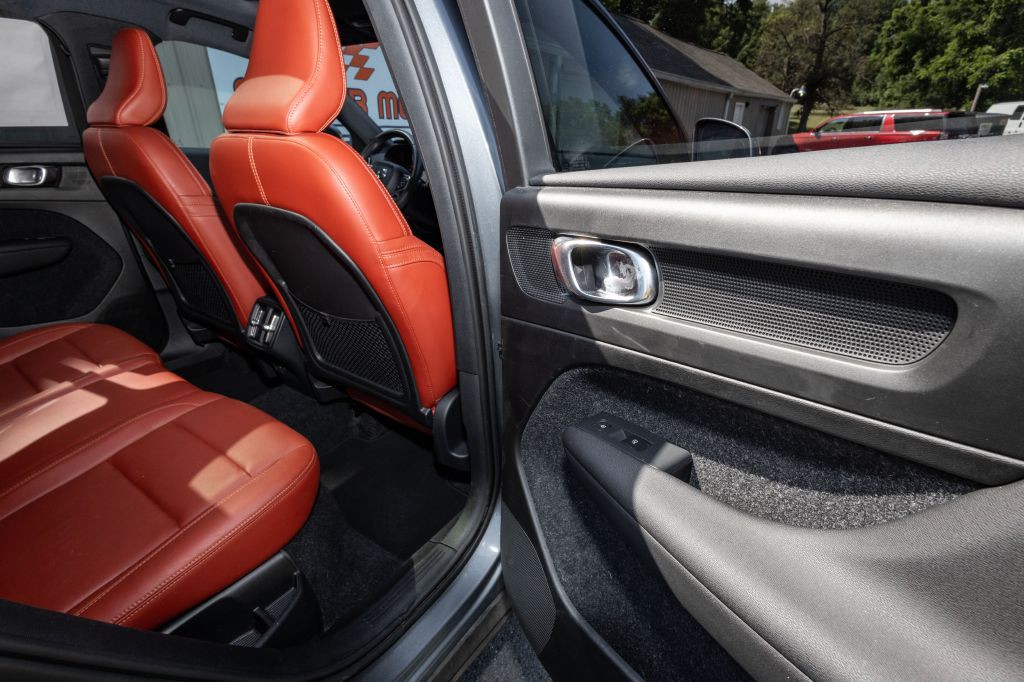 2019 Volvo XC40 Image 14