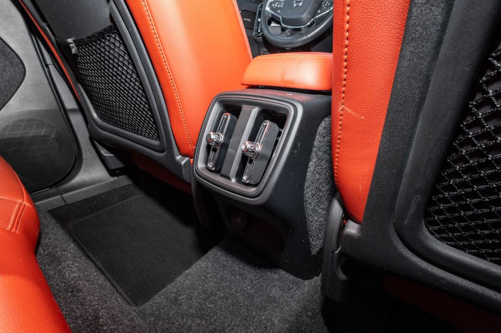 2019 Volvo XC40 Image 16