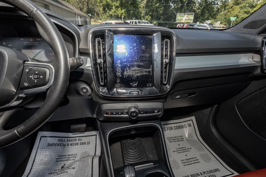 2019 Volvo XC40 Image 30