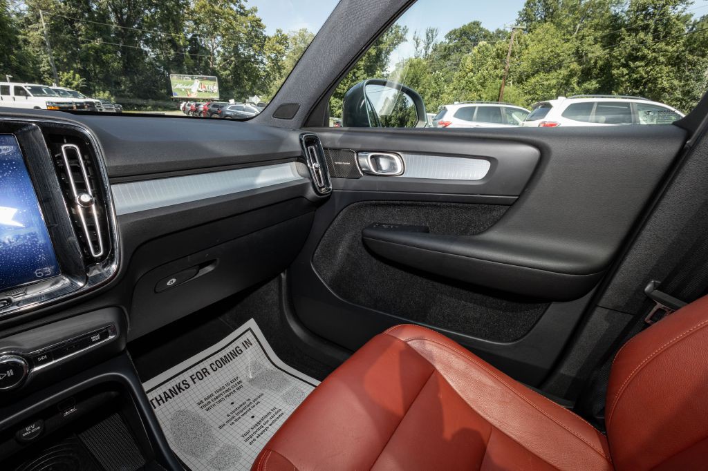 2019 Volvo XC40 Image 31