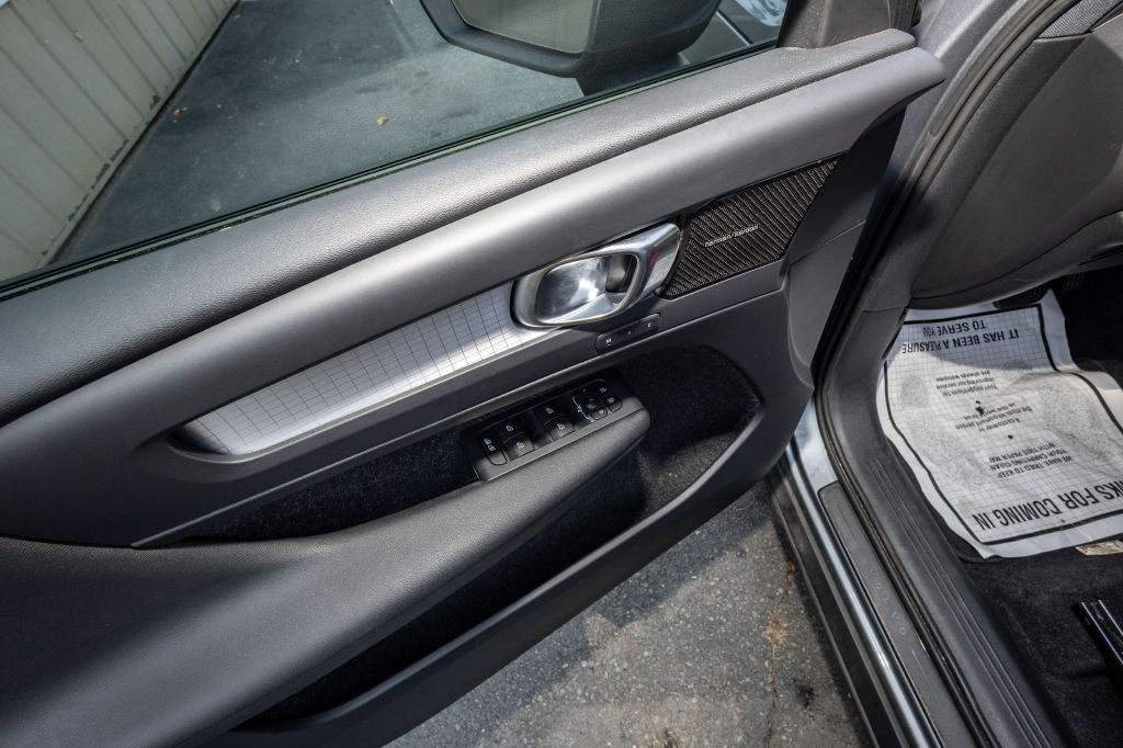 2019 Volvo XC40 Image 37