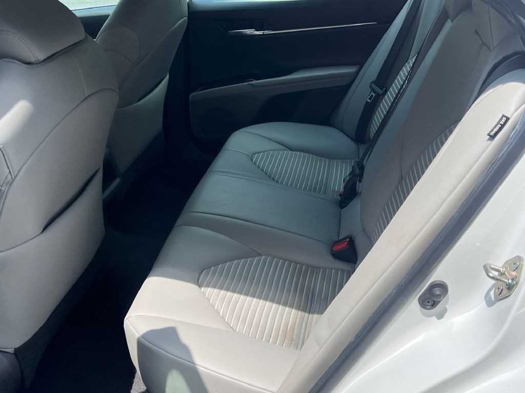 2019 Toyota Camry Image 12
