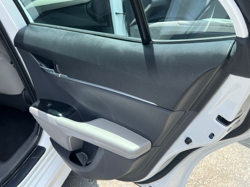 2019 Toyota Camry Image 13