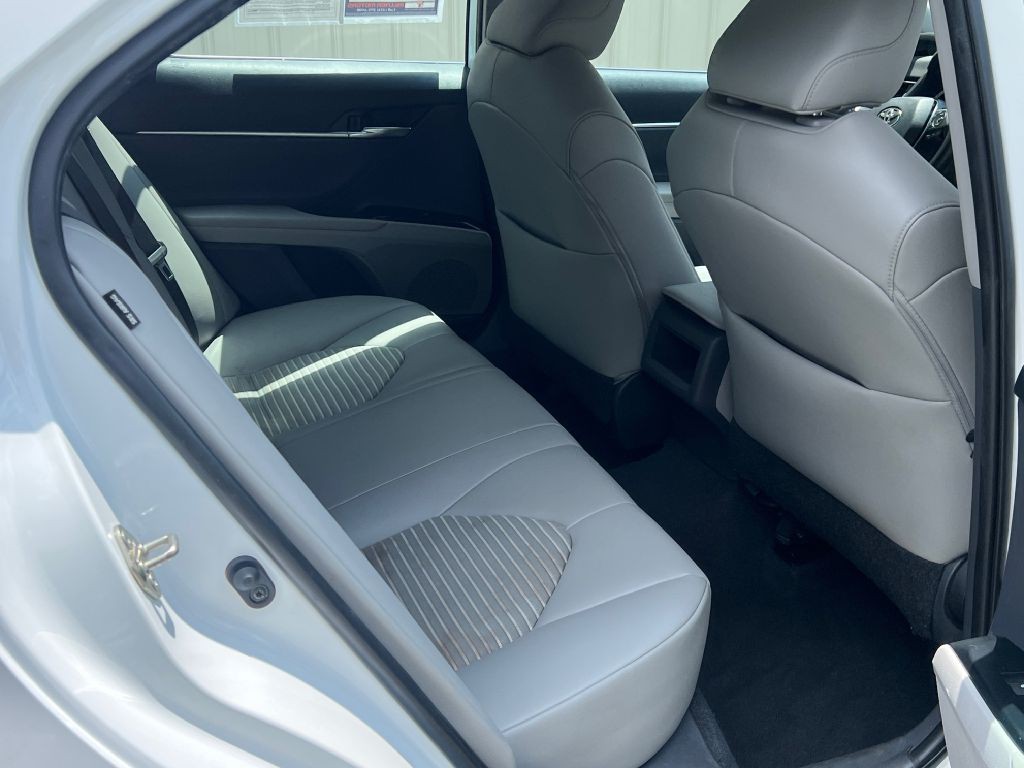 2019 Toyota Camry Image 14