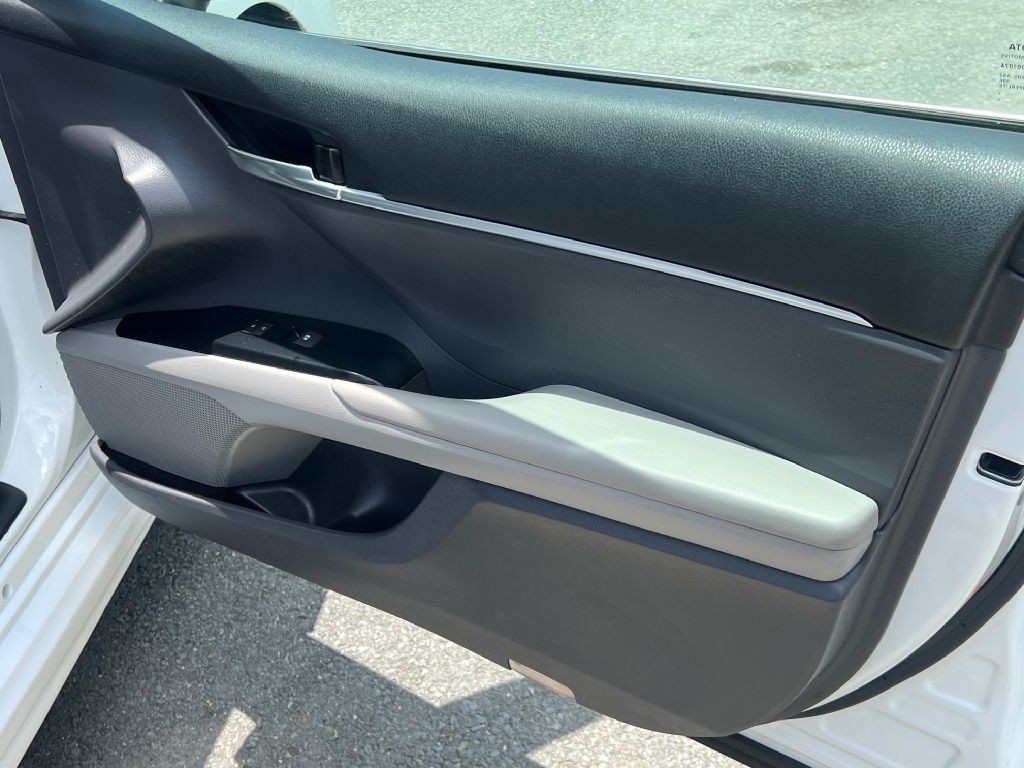 2019 Toyota Camry Image 15