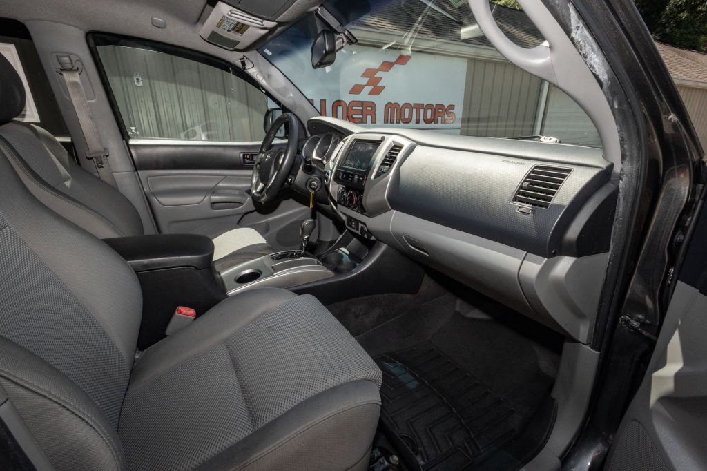 2013 Toyota Tacoma Image 8