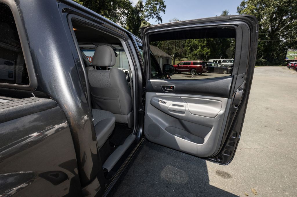 2013 Toyota Tacoma Image 12