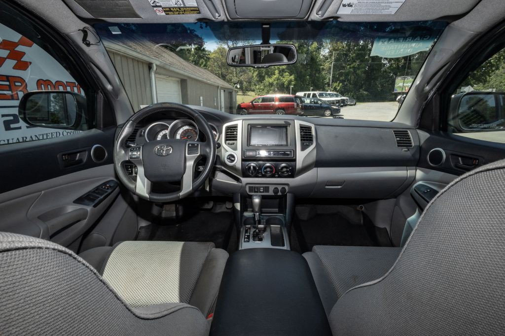2013 Toyota Tacoma Image 16