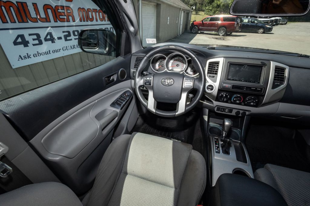 2013 Toyota Tacoma Image 17