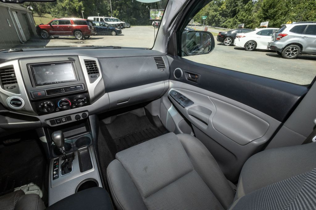 2013 Toyota Tacoma Image 18