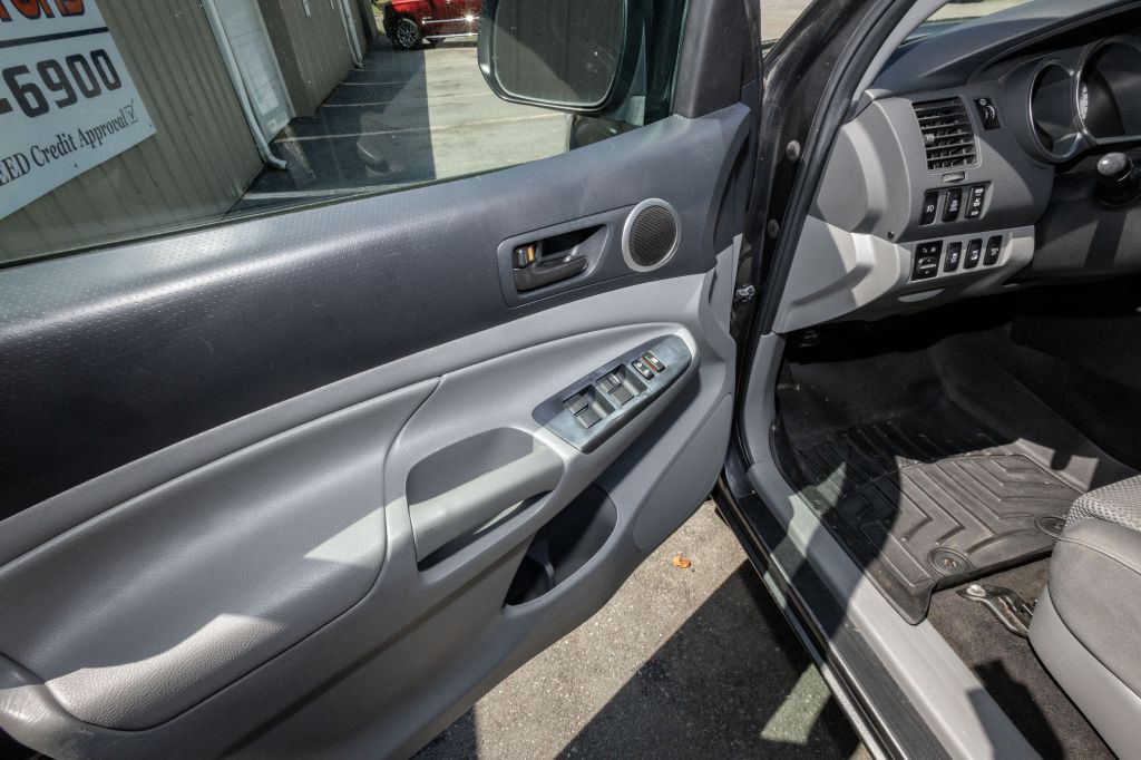2013 Toyota Tacoma Image 19