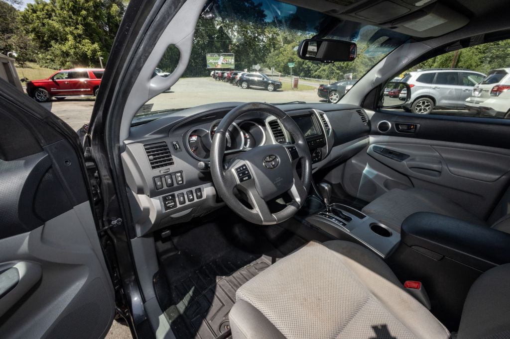 2013 Toyota Tacoma Image 20