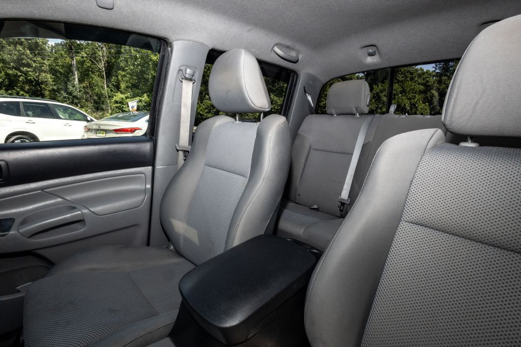 2013 Toyota Tacoma Image 23