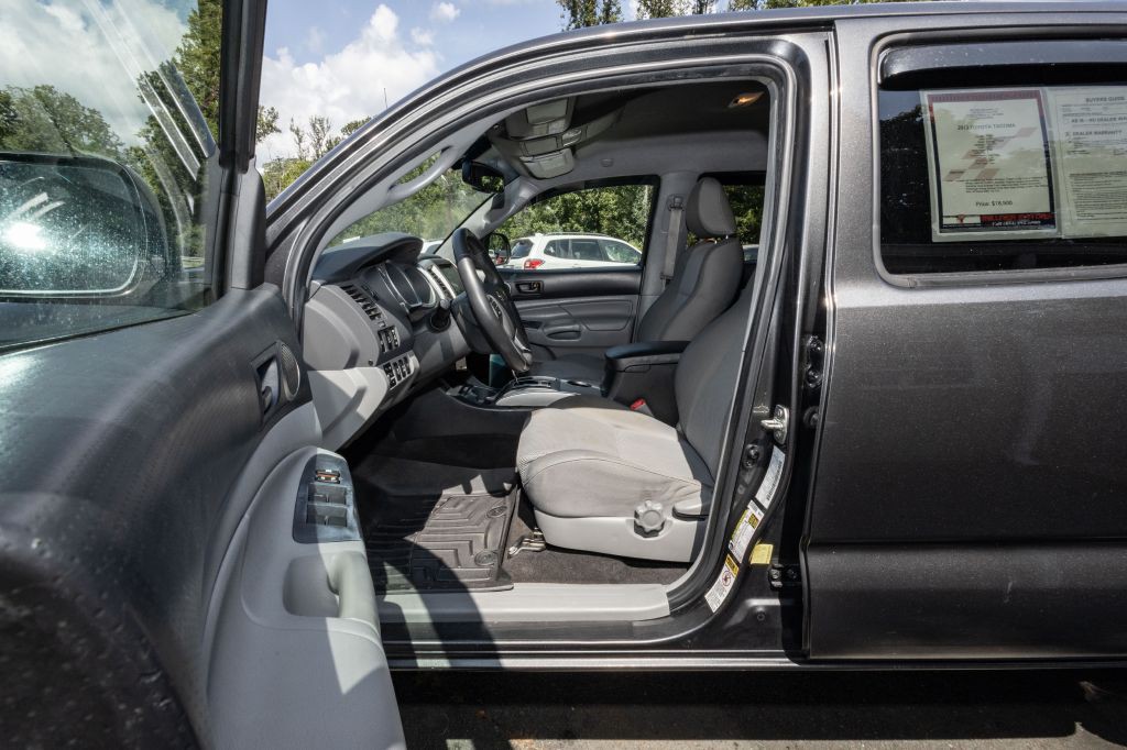 2013 Toyota Tacoma Image 26