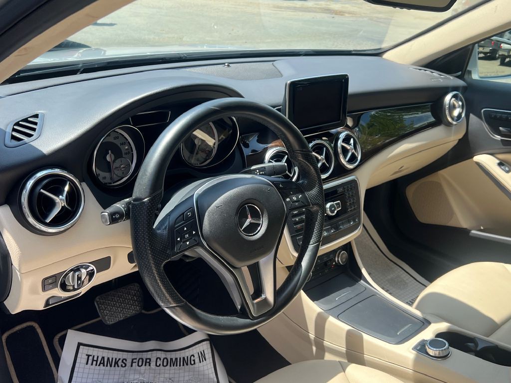 2015 Mercedes-Benz GLA-Class Image 8