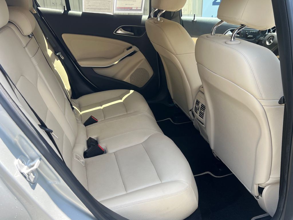 2015 Mercedes-Benz GLA-Class Image 15