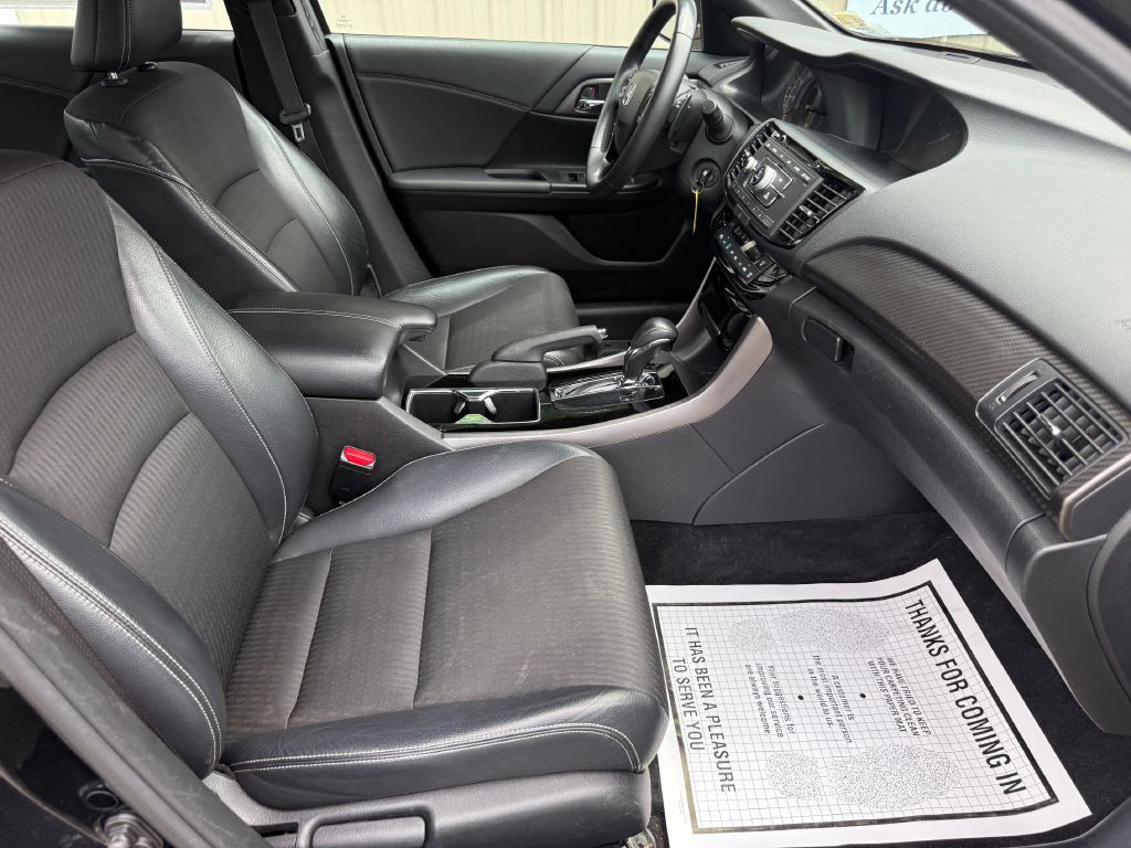 2016 Honda Accord Image 12