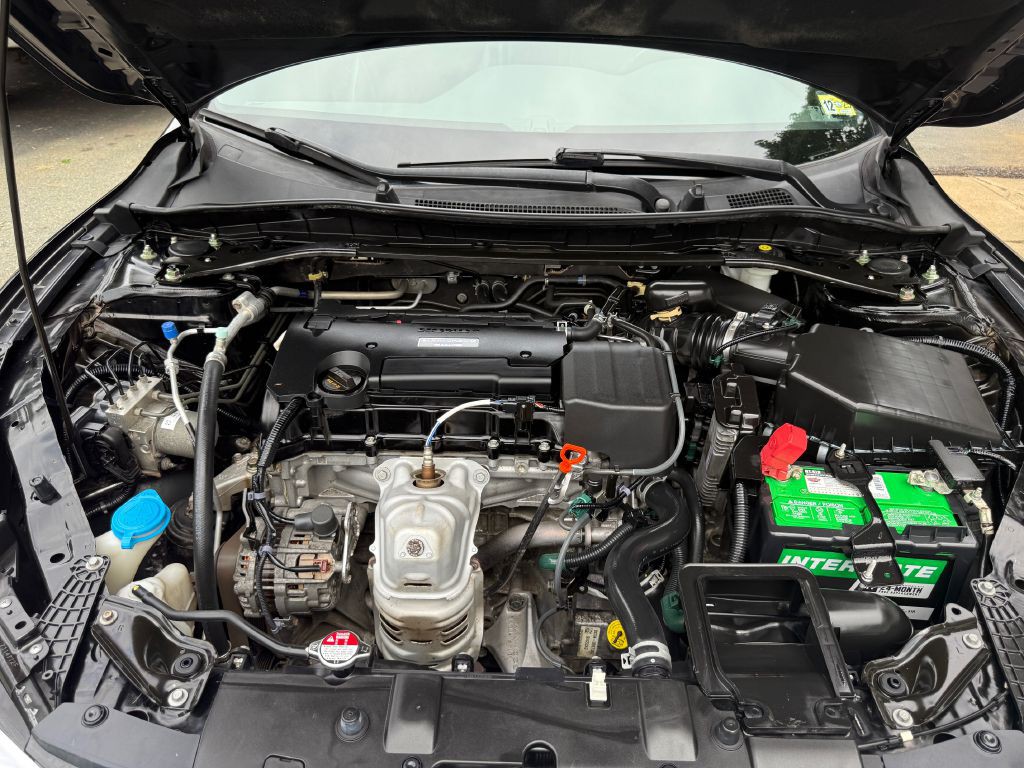 2016 Honda Accord Image 18