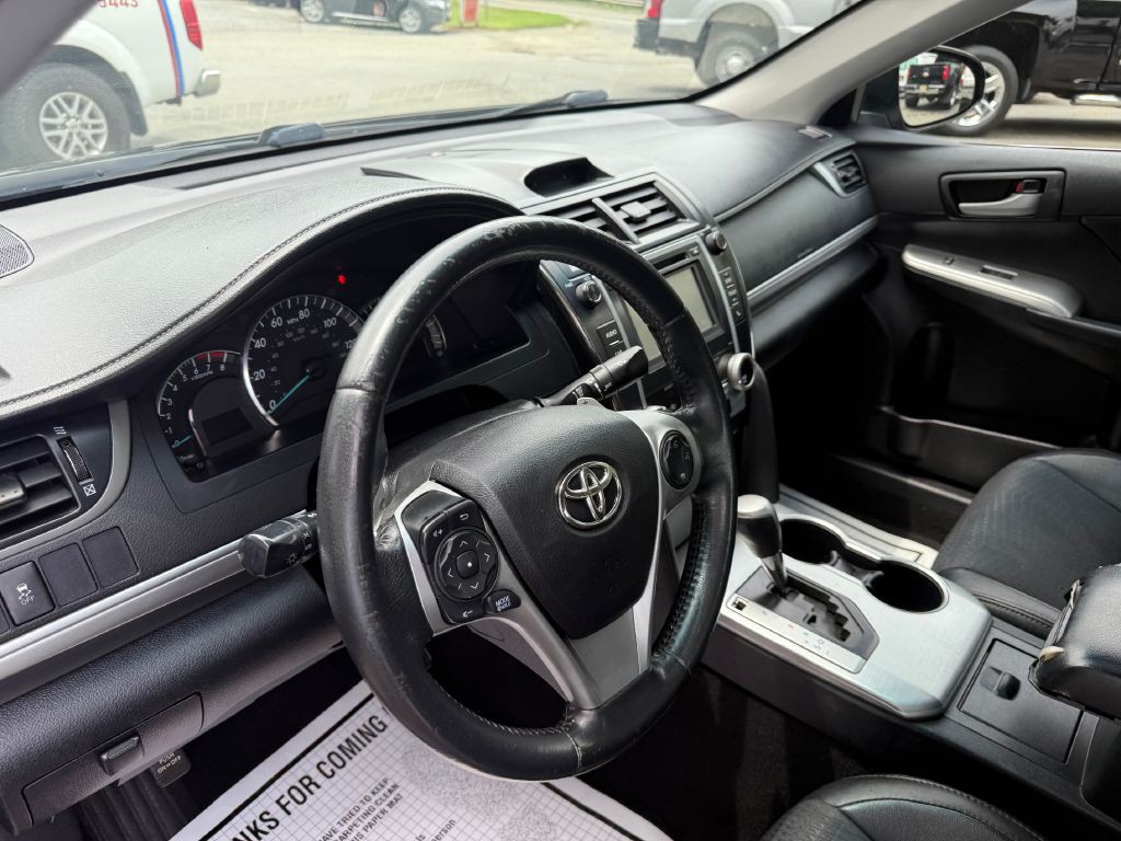 2014 Toyota Camry Image 8
