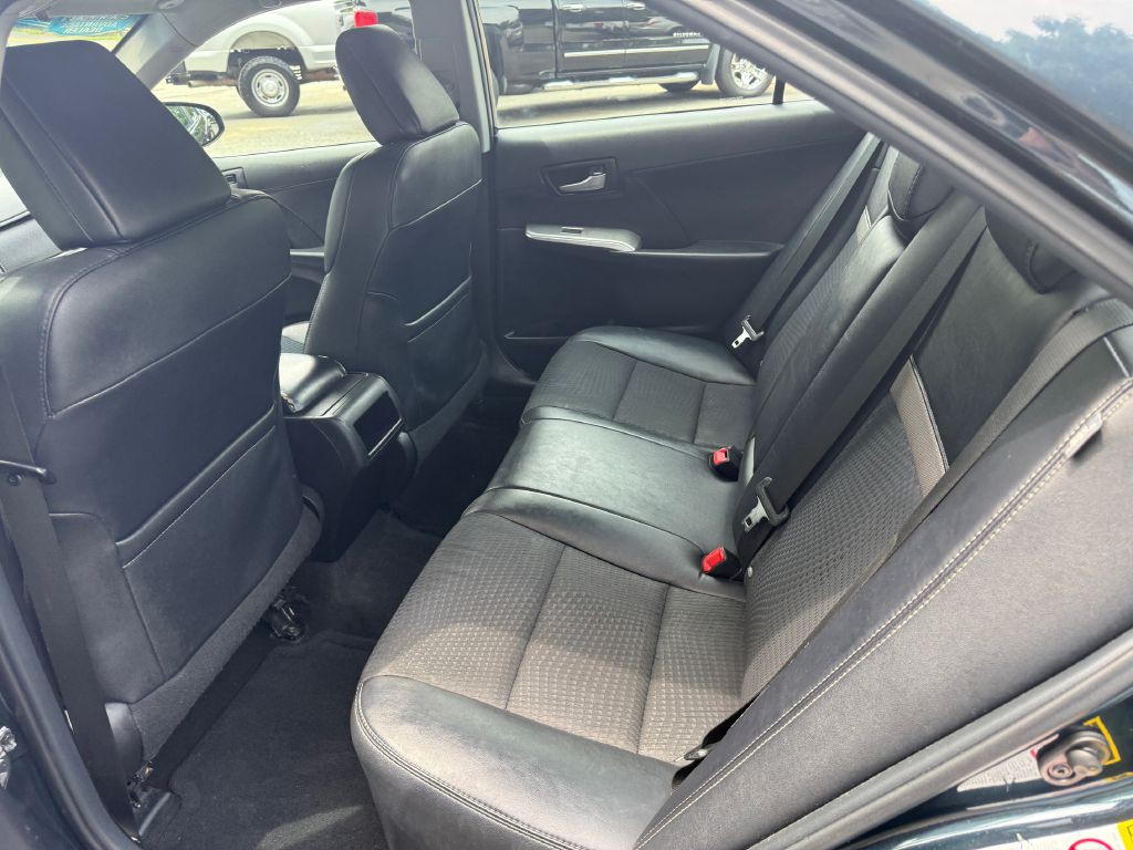 2014 Toyota Camry Image 10