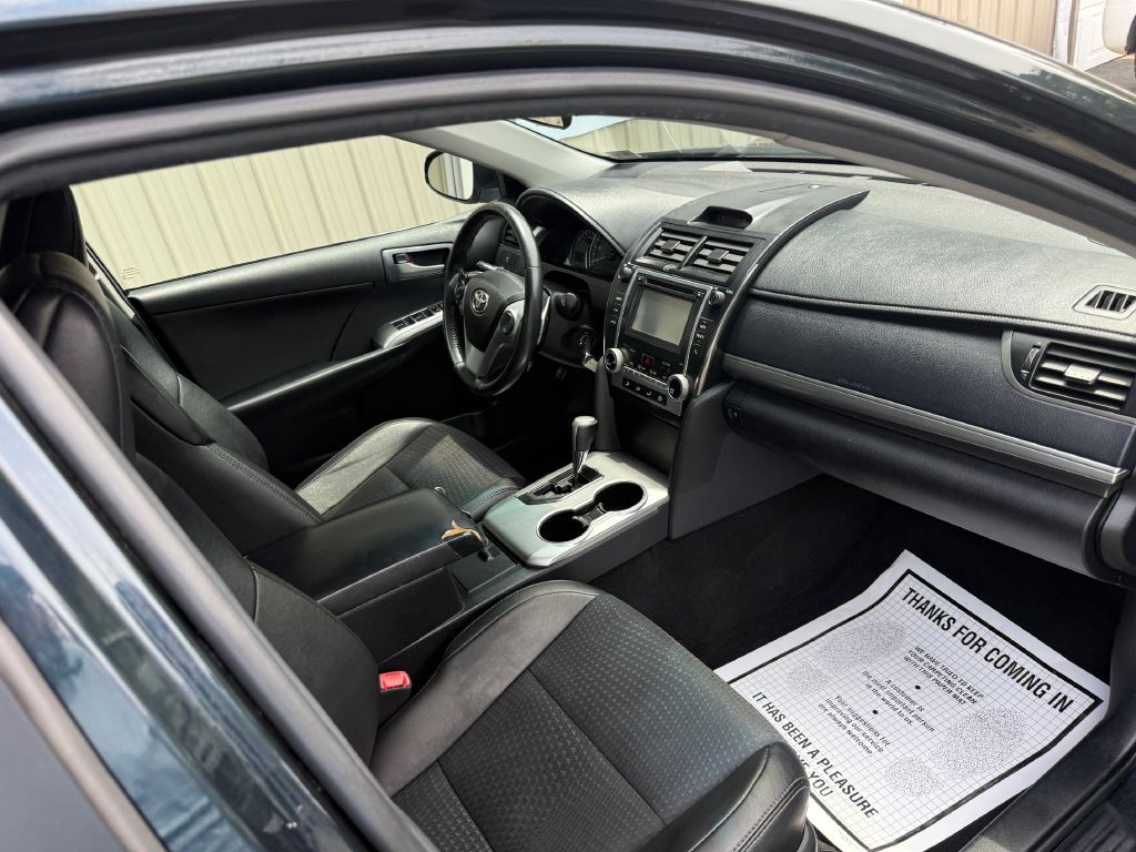 2014 Toyota Camry Image 11