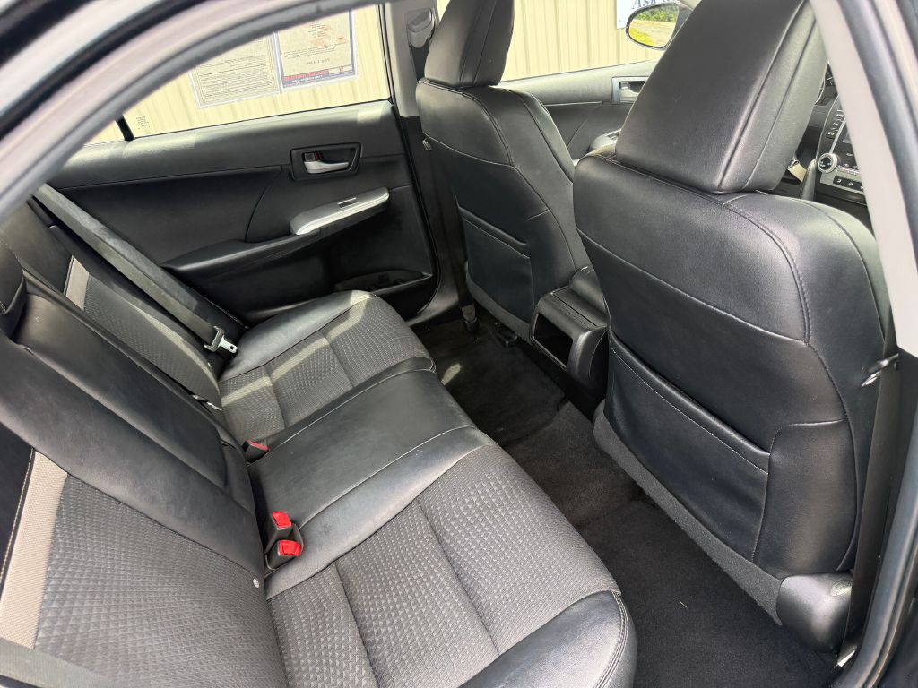 2014 Toyota Camry Image 12