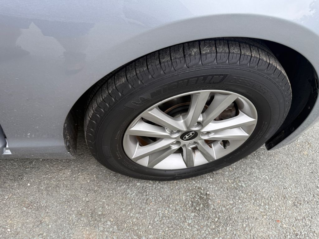 2015 Hyundai Sonata Image 19