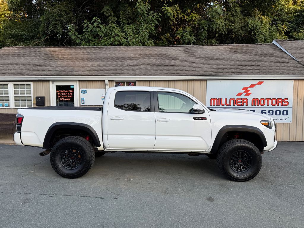 2020 Toyota Tacoma Image 1