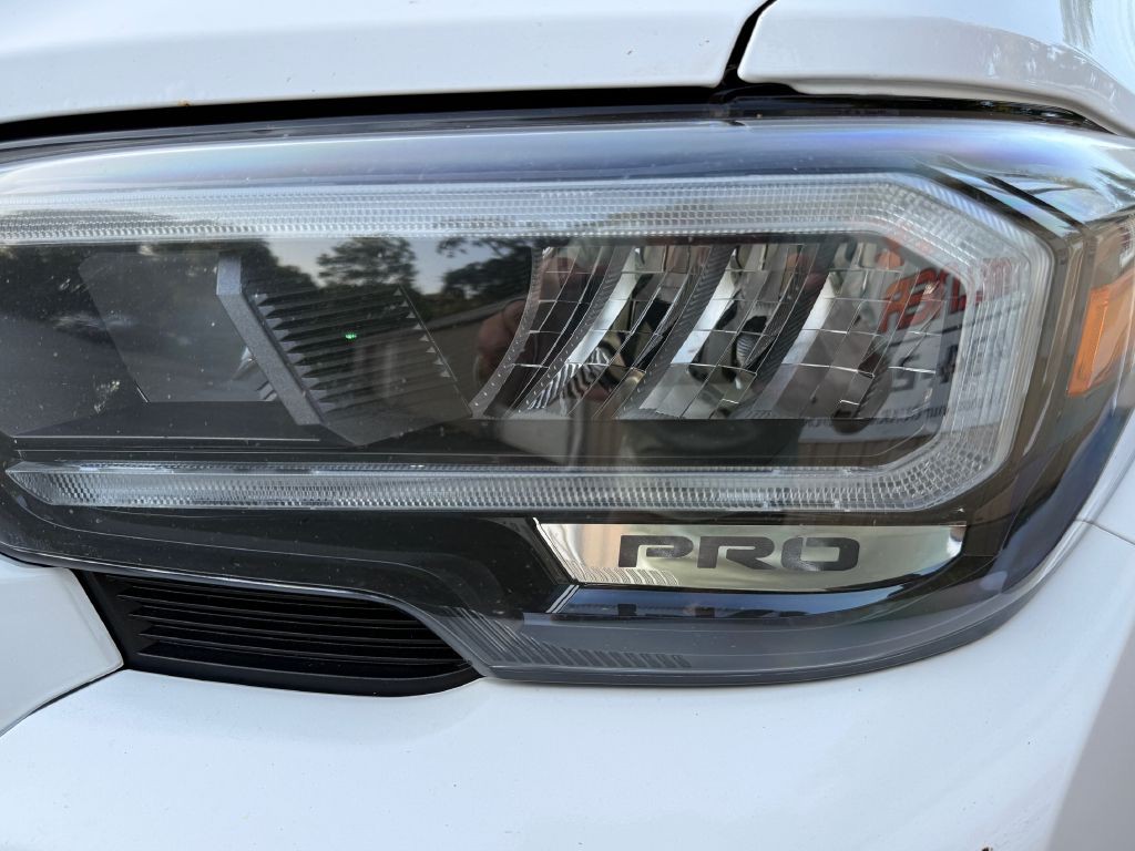 2020 Toyota Tacoma Image 9