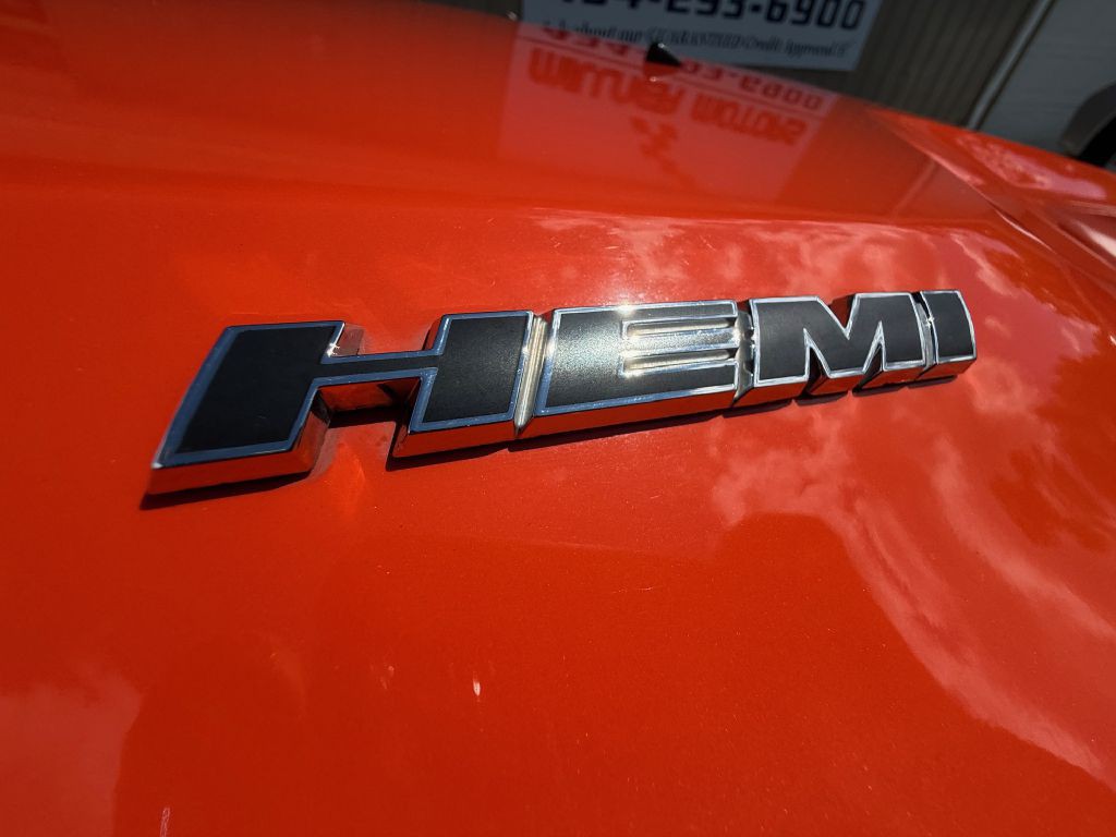 2013 Dodge Challenger Image 8