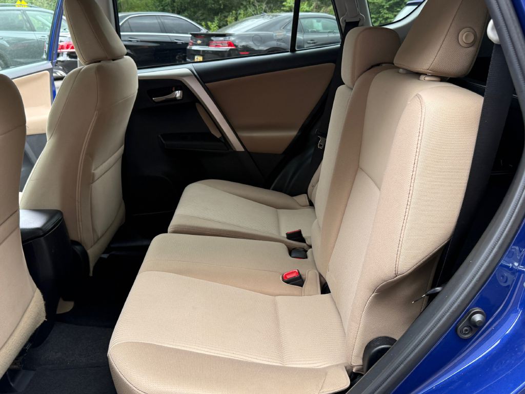 2015 Toyota Rav4 Image 9