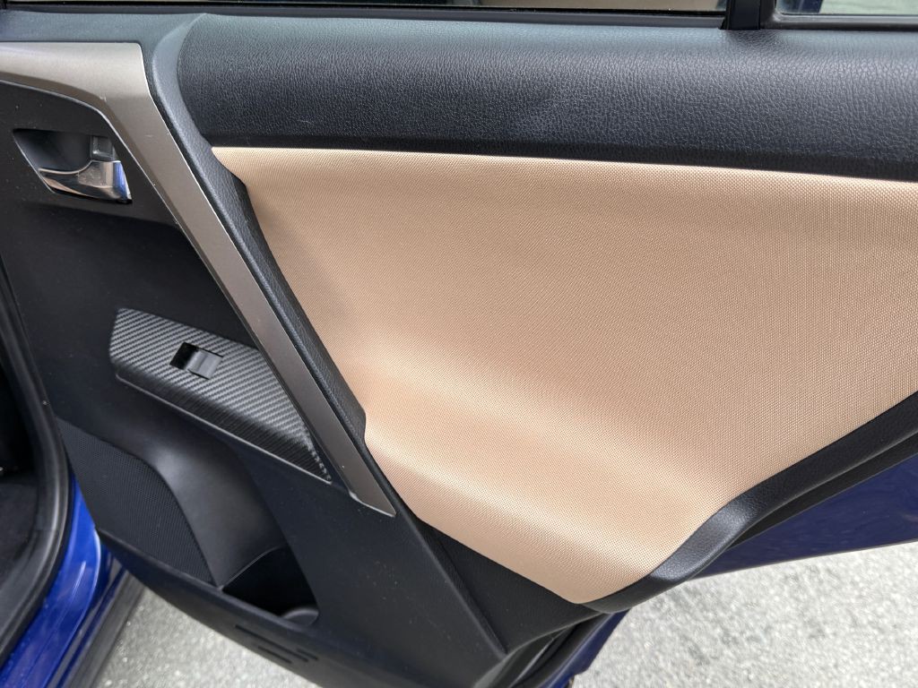 2015 Toyota Rav4 Image 14