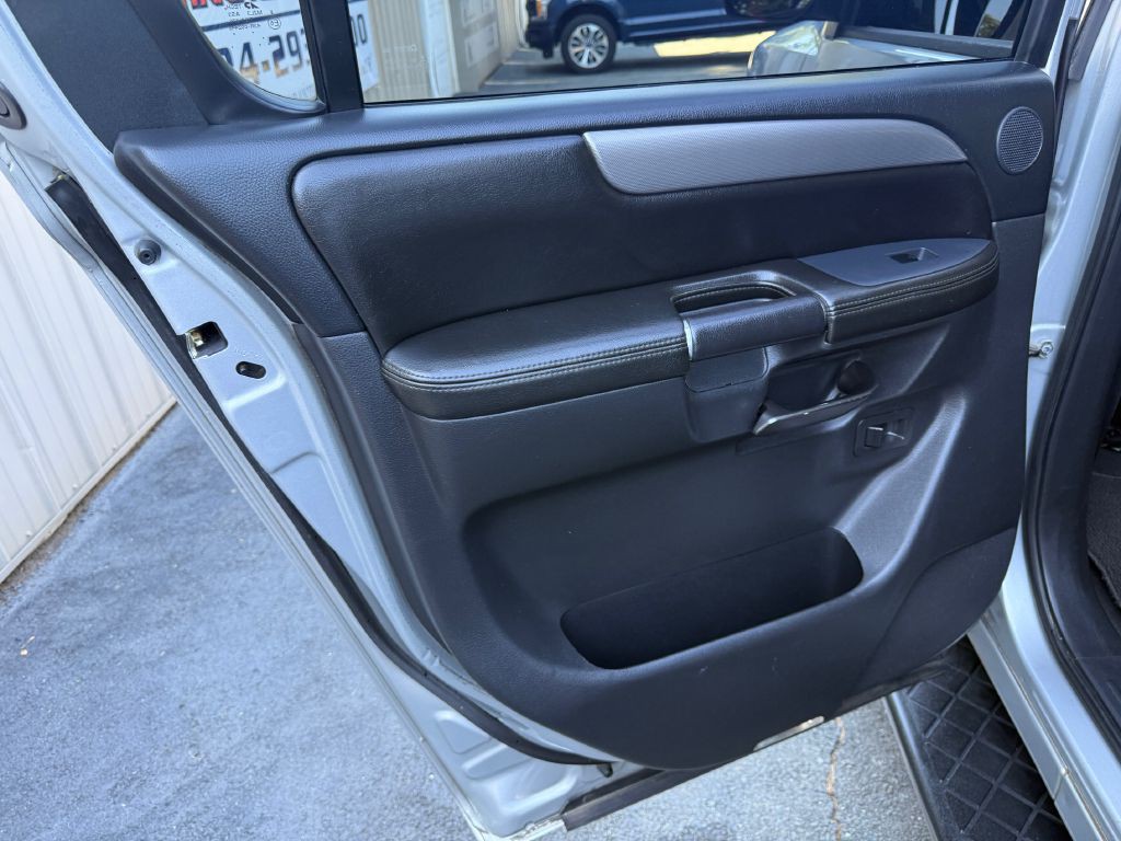 2010 Nissan Armada Image 15