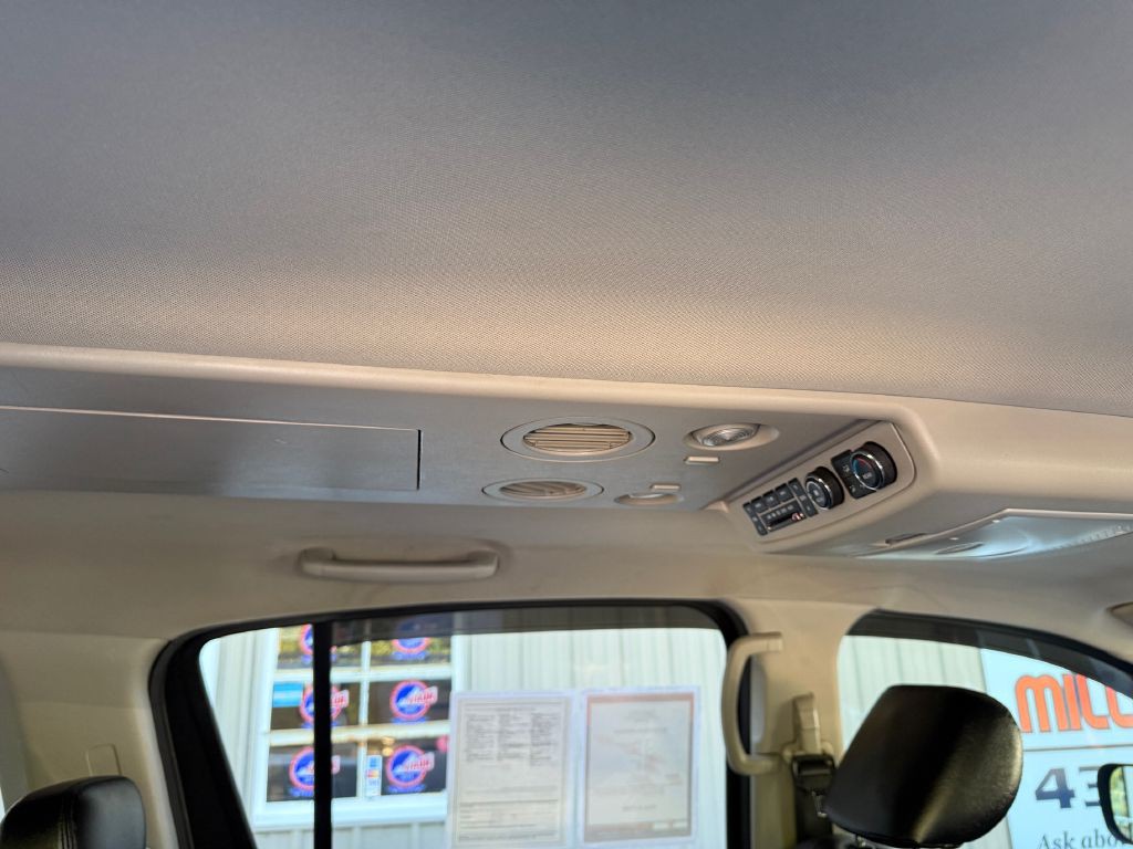 2010 Nissan Armada Image 21