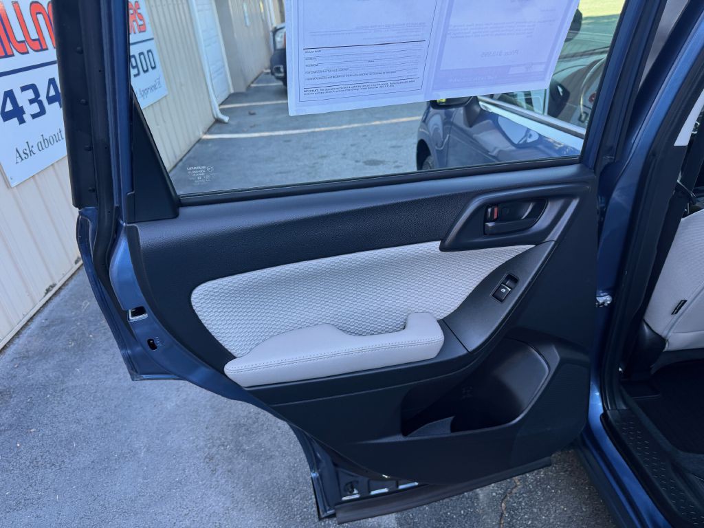 2017 Subaru Forester Image 16