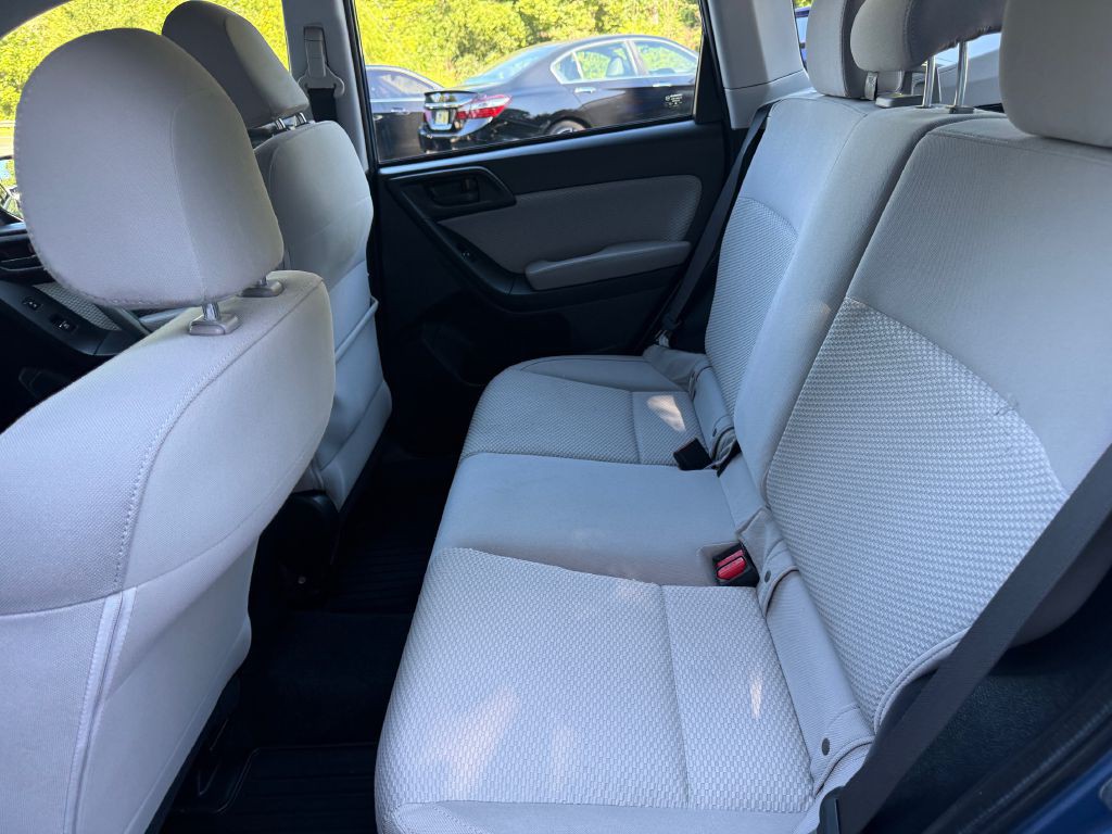 2017 Subaru Forester Image 17