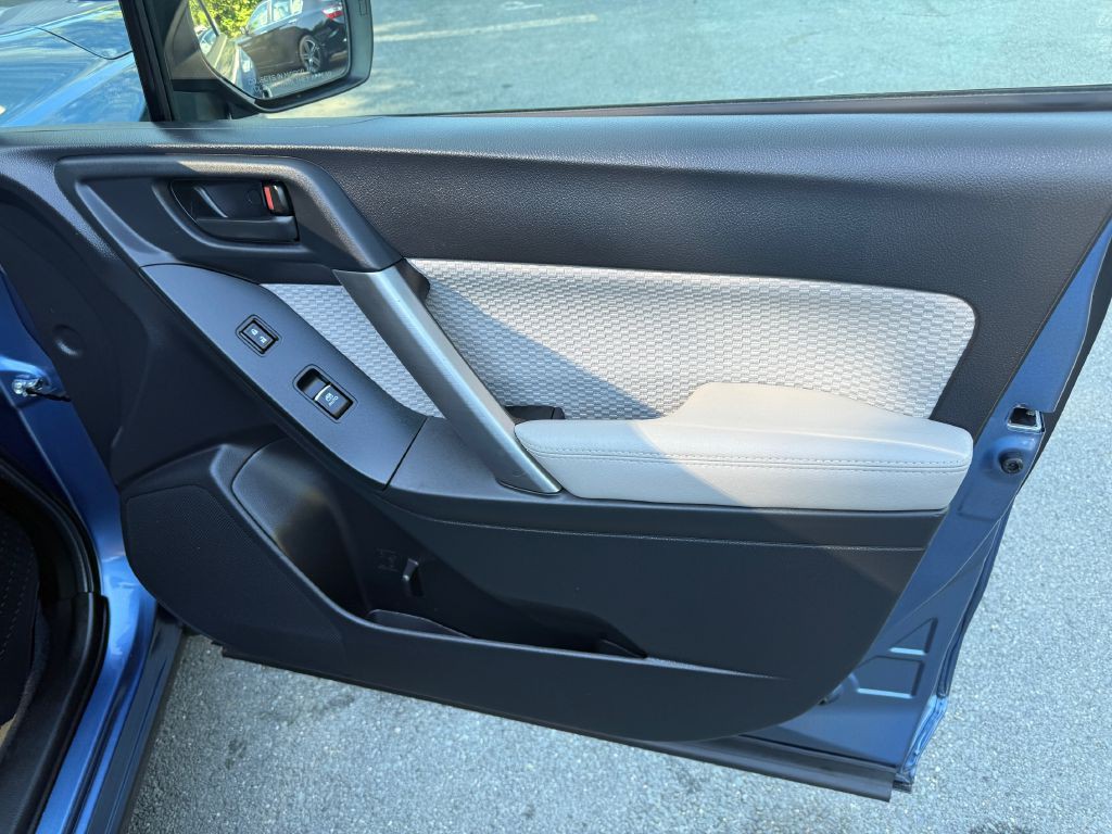 2017 Subaru Forester Image 19