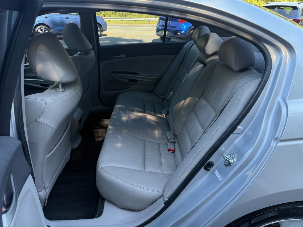 2010 Honda Accord Image 9