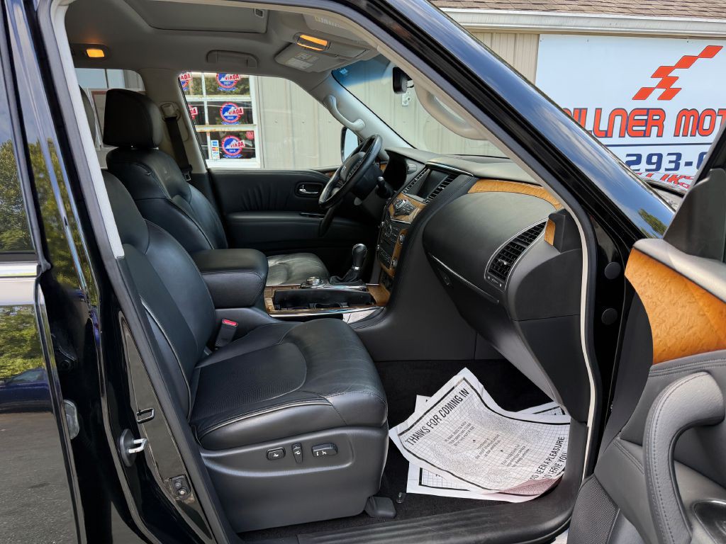 2012 INFINITI QX56 Image 9