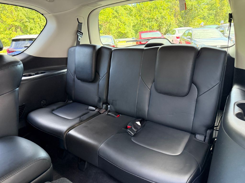 2012 INFINITI QX56 Image 11