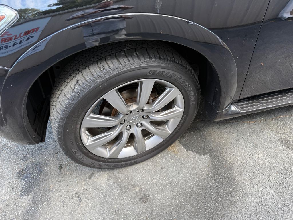 2012 INFINITI QX56 Image 12
