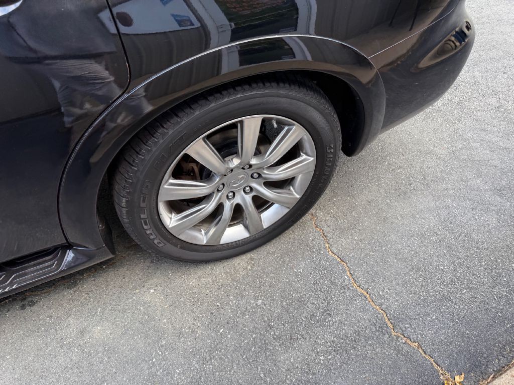 2012 INFINITI QX56 Image 13