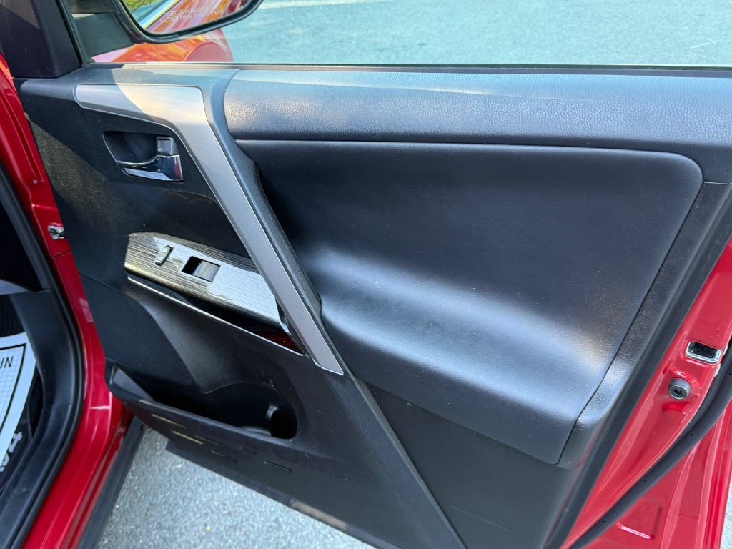 2016 Toyota Rav4 Image 9