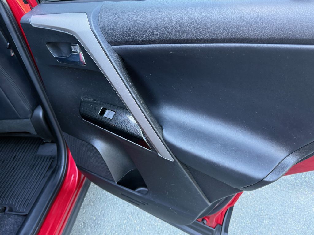 2016 Toyota Rav4 Image 14
